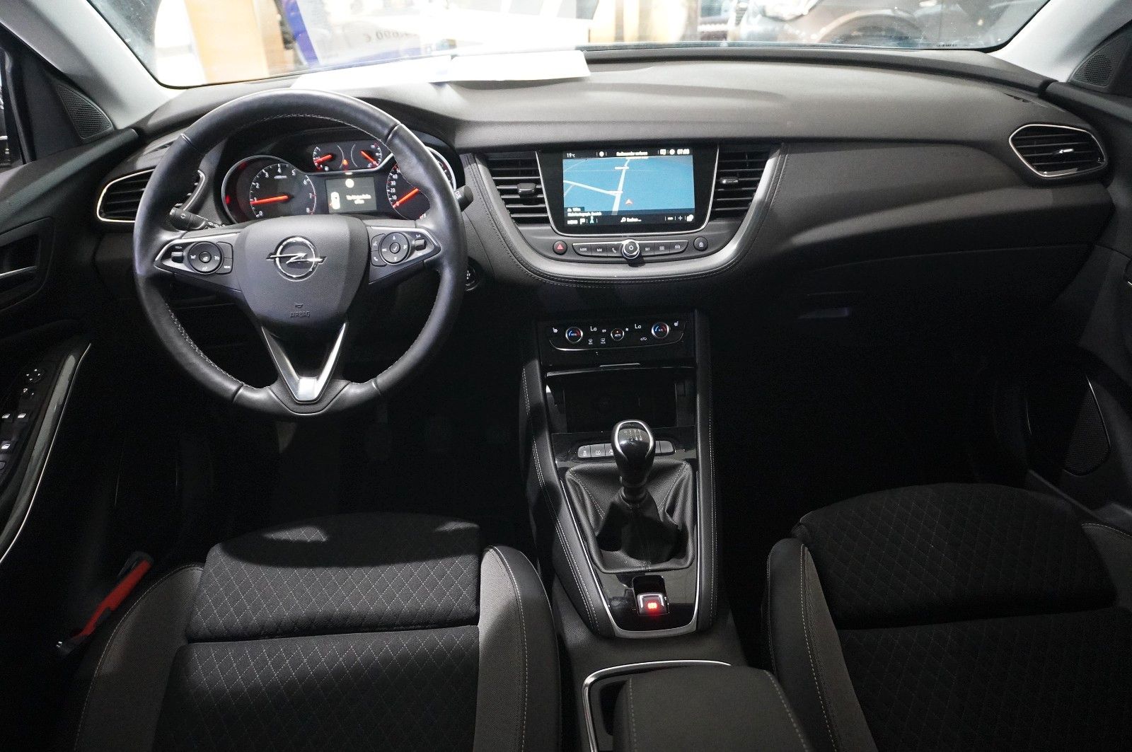 Fahrzeugabbildung Opel Grandland (X) 1.5D BUSINESS NAVI/LED/KAMERA/DAB+
