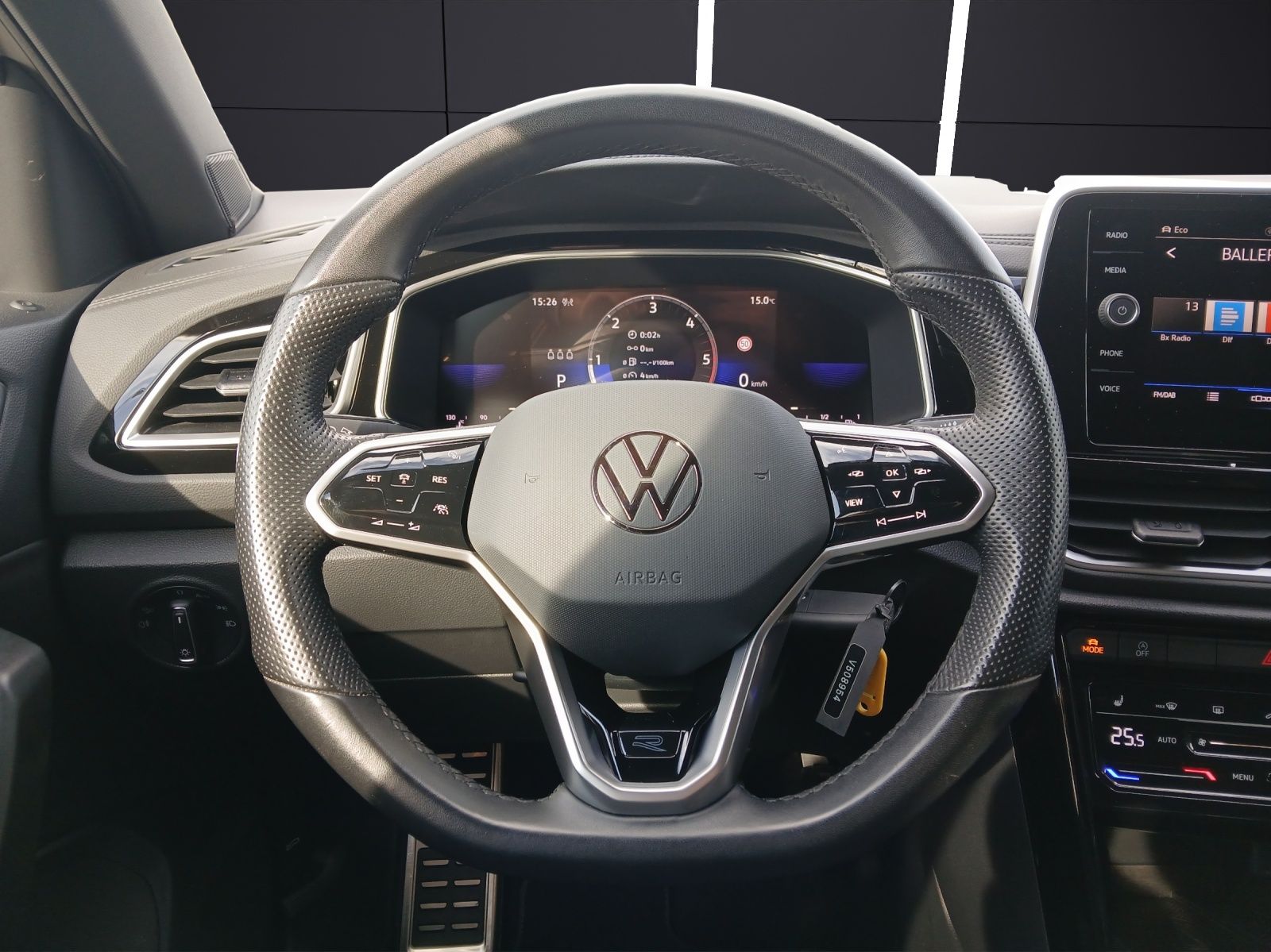 Fahrzeugabbildung Volkswagen T-Roc TDI R-Line DSG LED AHK Navi AID ACC Park-A