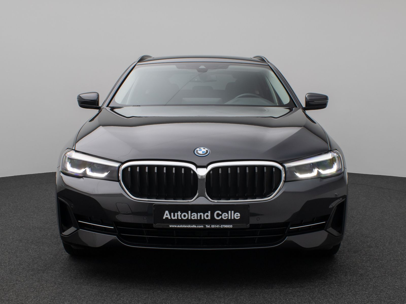 Fahrzeugabbildung BMW 530e xD Panorama DAB CockPitPro Alarm PDC 19Zoll