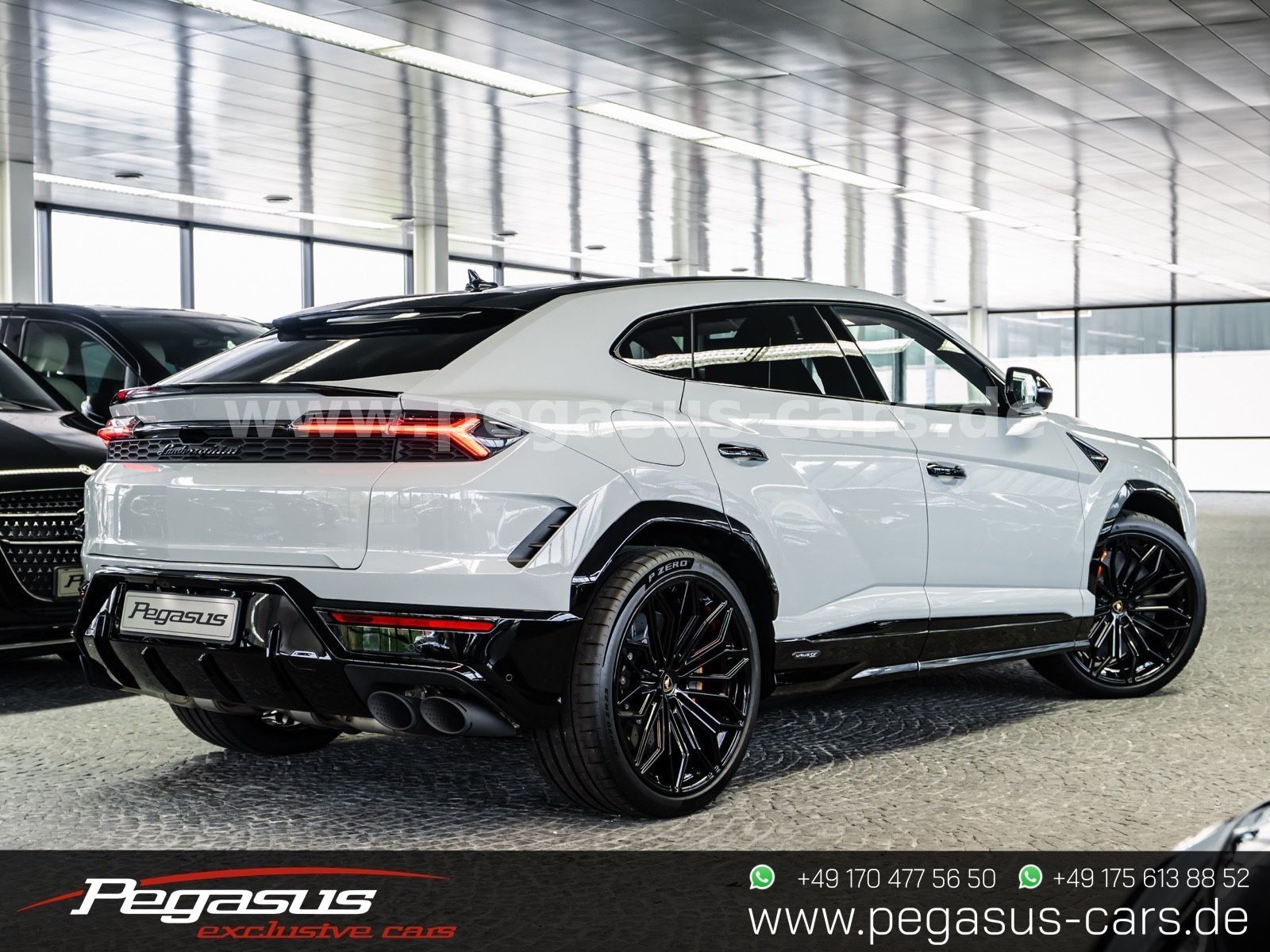 LAMBORGHINI Urus - 18