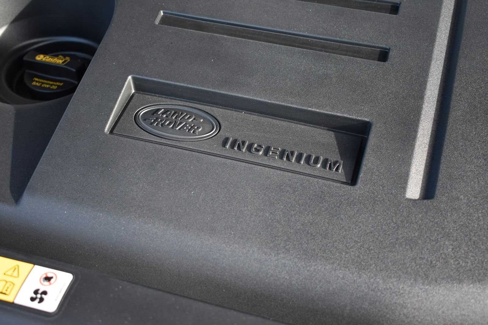 Fahrzeugabbildung Land Rover Range Rover Sport HSE P400 Dynamic Stealt Black