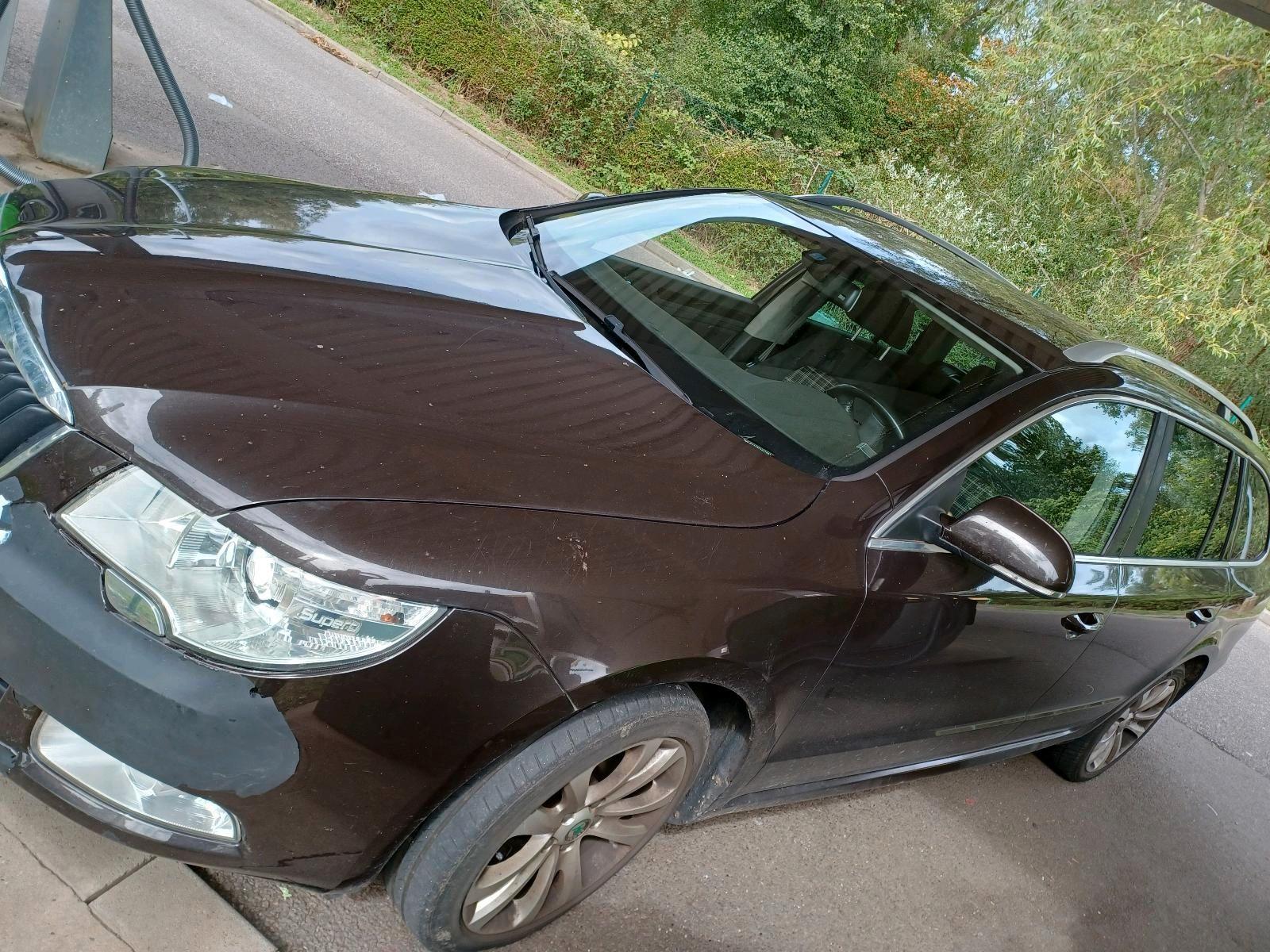 Skoda Superb 2012 — interior