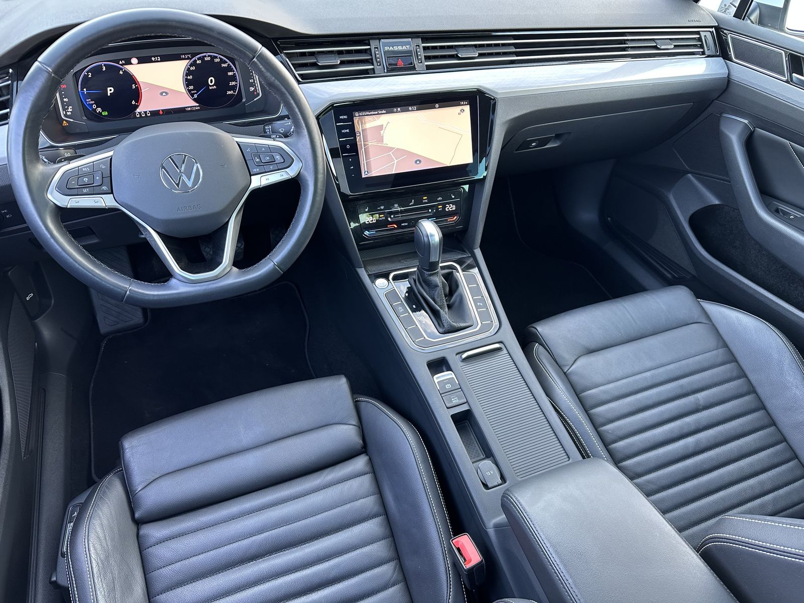 Fahrzeugabbildung Volkswagen Passat Variant Business NAV+LED+PANO+AHK+17ZO+PP