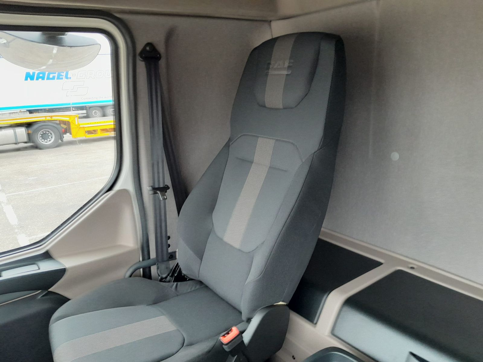 Fahrzeugabbildung DAF FA XB 230 12t Junge Curtainsider