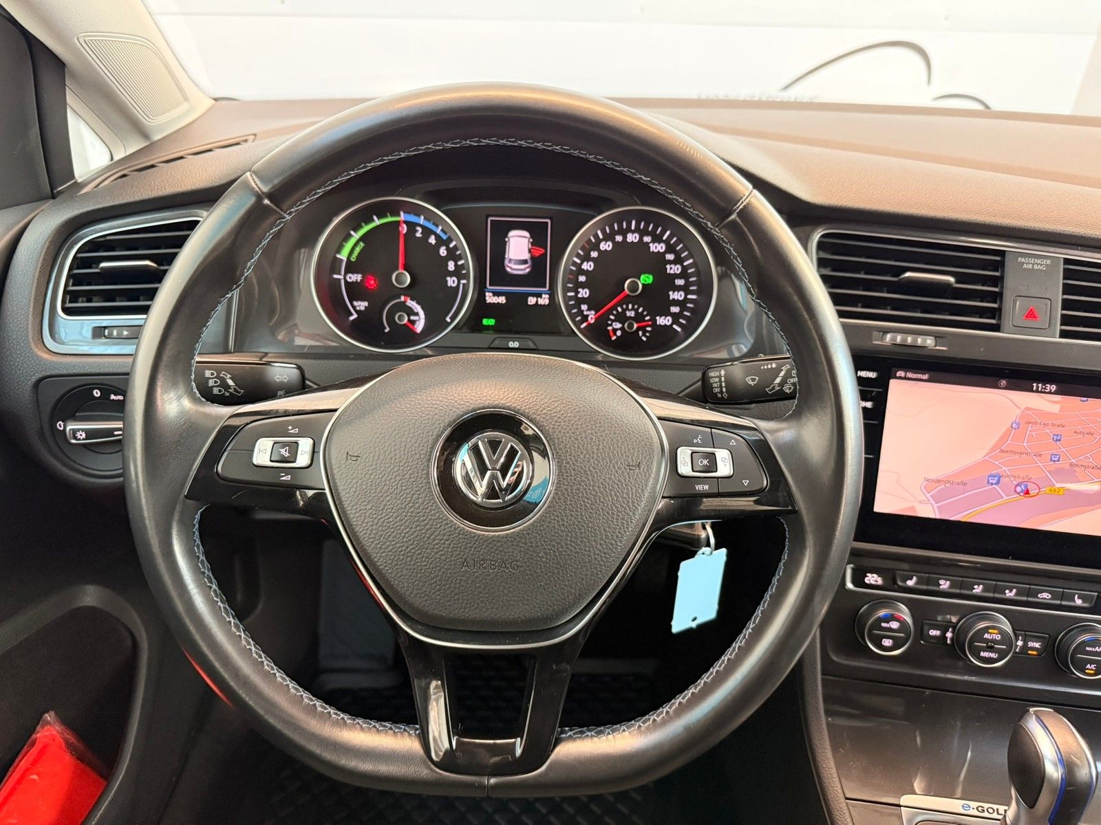 Fahrzeugabbildung Volkswagen e-Golf VII Lim +Wärmepumpe + LED + Spiegel Paket