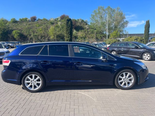Toyota Avensis Kombi Sol Blau Automatik