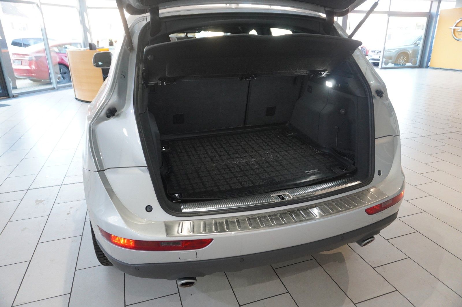 Fahrzeugabbildung Audi Q5 3.0 TDI V6 S-LINE QUATTRO NAVI/BI-XENON/SPORT