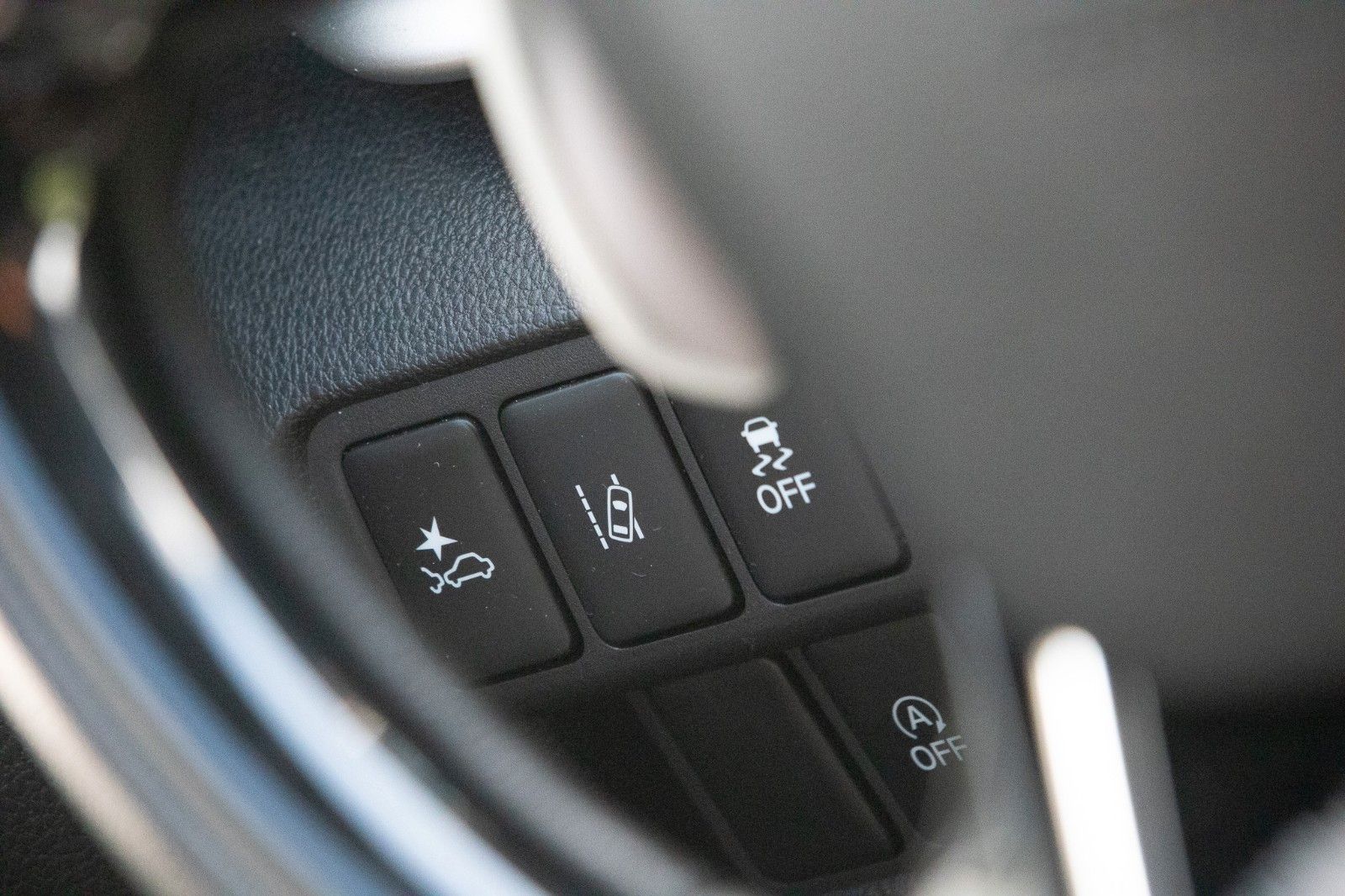 Fahrzeugabbildung Mitsubishi Eclipse Cross Connect 1.5l TB 2WD CVT 1. Hand