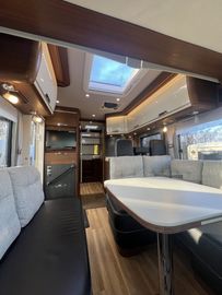 Niesmann + Bischoff Flair 880 LE HubstützenHubbettMarkiseSolarNA