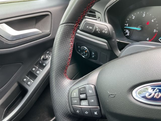 Fahrzeugabbildung Ford Focus 2.0 EcoBlue ST-Line AHK, Navi, Rückfahrkam