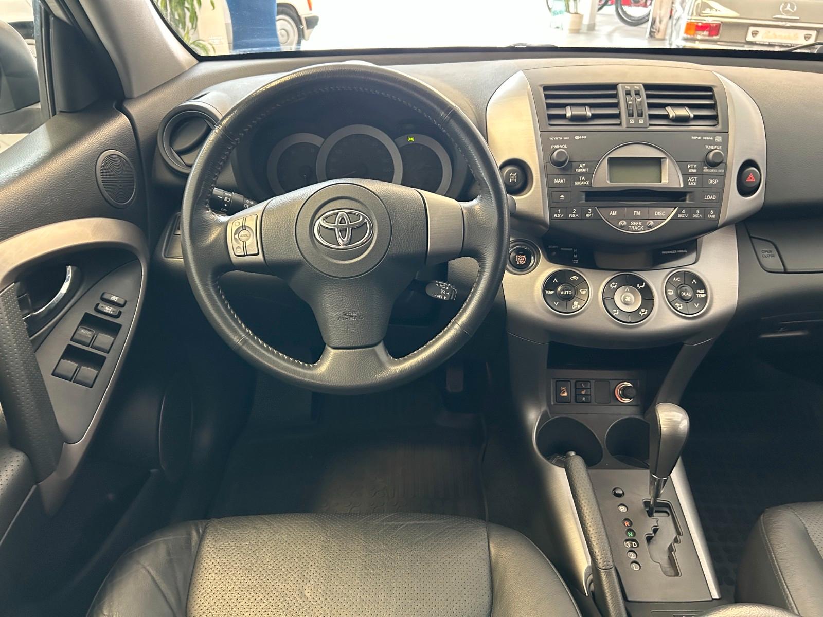 Toyota RAV4 2.0 VVT-i 152 ch 4x4 Executive • Boîte auto • 95 000 km • Cuir • Clim auto