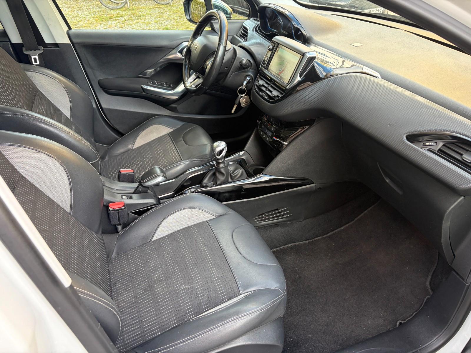 Peugeot 2008 2015 — photo 8