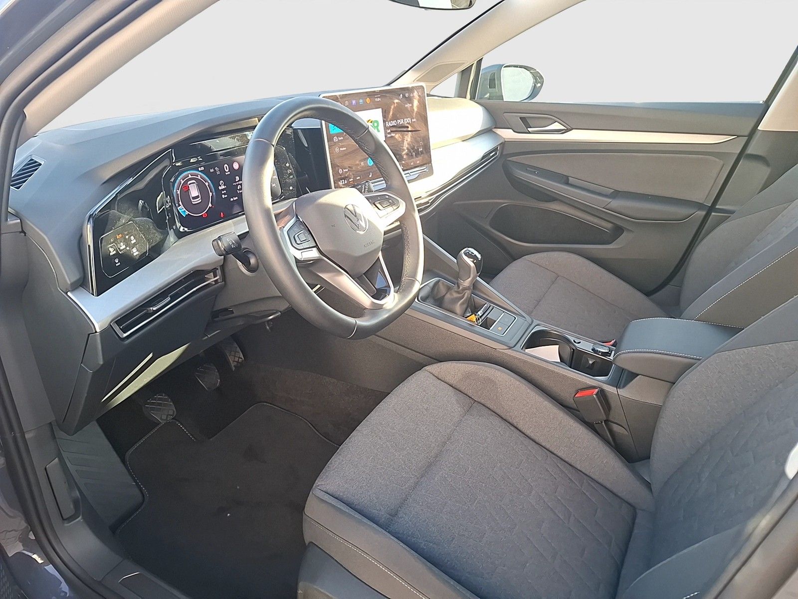 Fahrzeugabbildung Volkswagen Golf VIII Variant TSI Life LEDplus Navi AID ACC