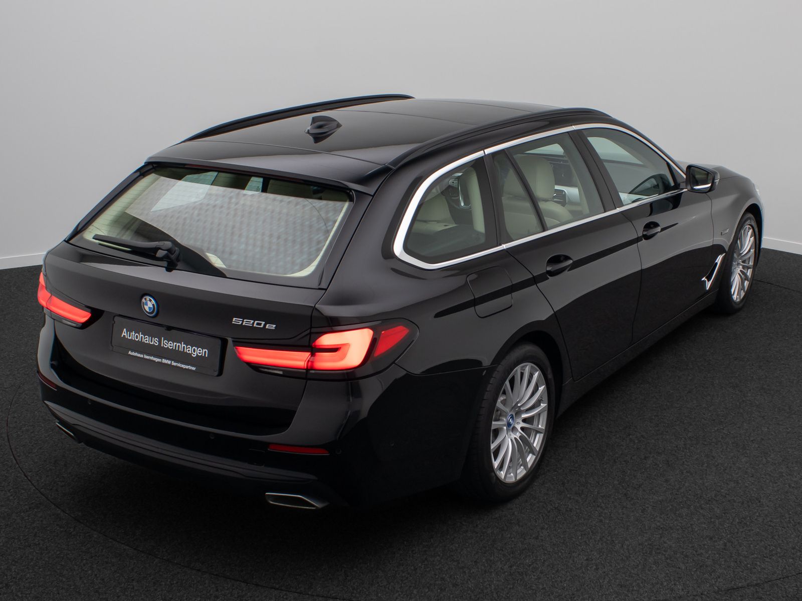 Fahrzeugabbildung BMW 520e Panorama 360°DAB H/K Leder AHK Sport 18Zoll