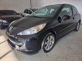 Peugeot 207 Sport - Peugeot 207 mit Benzin-Antrieb: Automatik