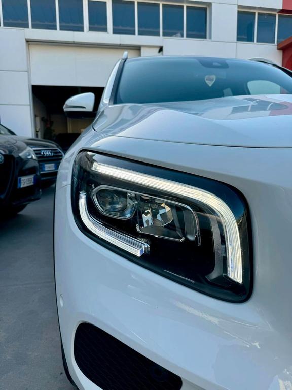 Mercedes-Benz GLB 180