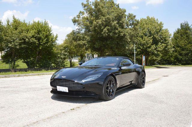 Aston Martin DB11 V8 Volante