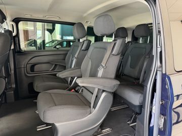 Mercedes V 220 - 10