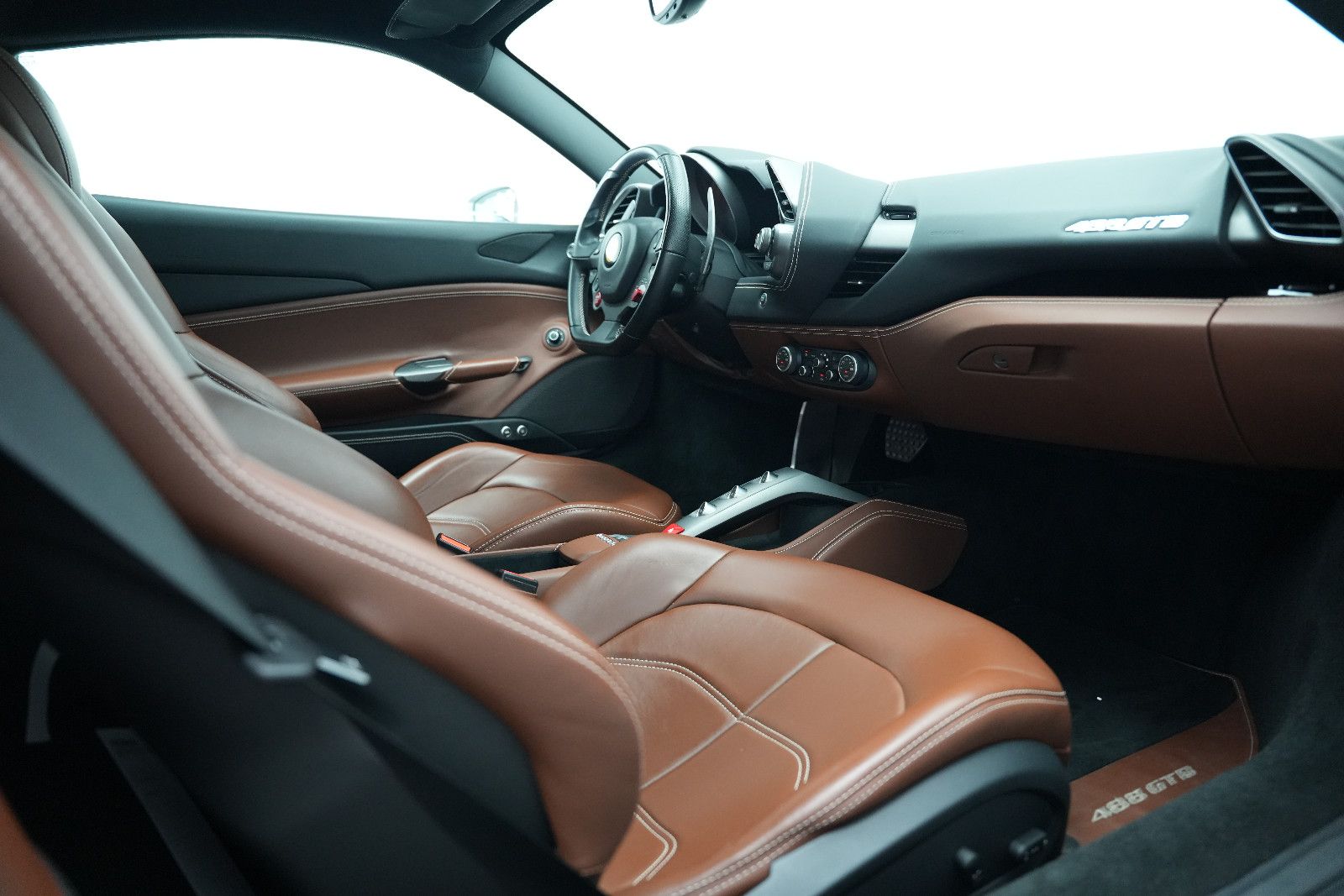 Fahrzeugabbildung Ferrari 488 GTB GTB Coupé DCT/SCUDERIA/KAMERA/