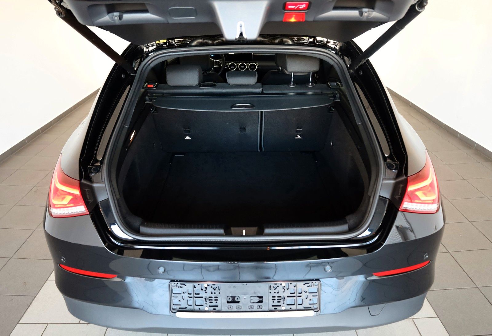 Fahrzeugabbildung Mercedes-Benz CLA 200 d SB, Navi,LED,DAB,Park Paket,Kamera,SH