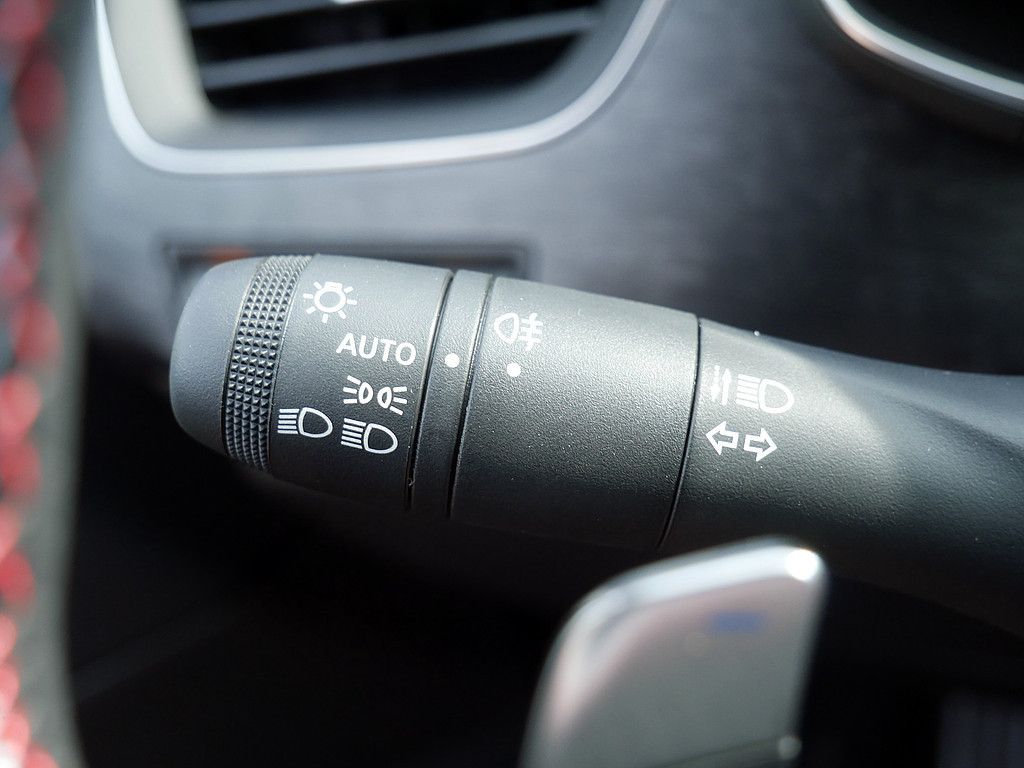 Fahrzeugabbildung Renault Arkana Esprit Alpine TCe 140 EDC