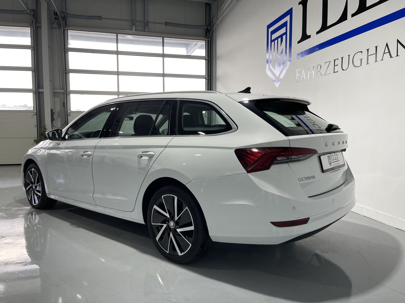Fahrzeugabbildung SKODA Octavia Style 2.0 TDI*Navi*HeadUp*ACC*PDC*