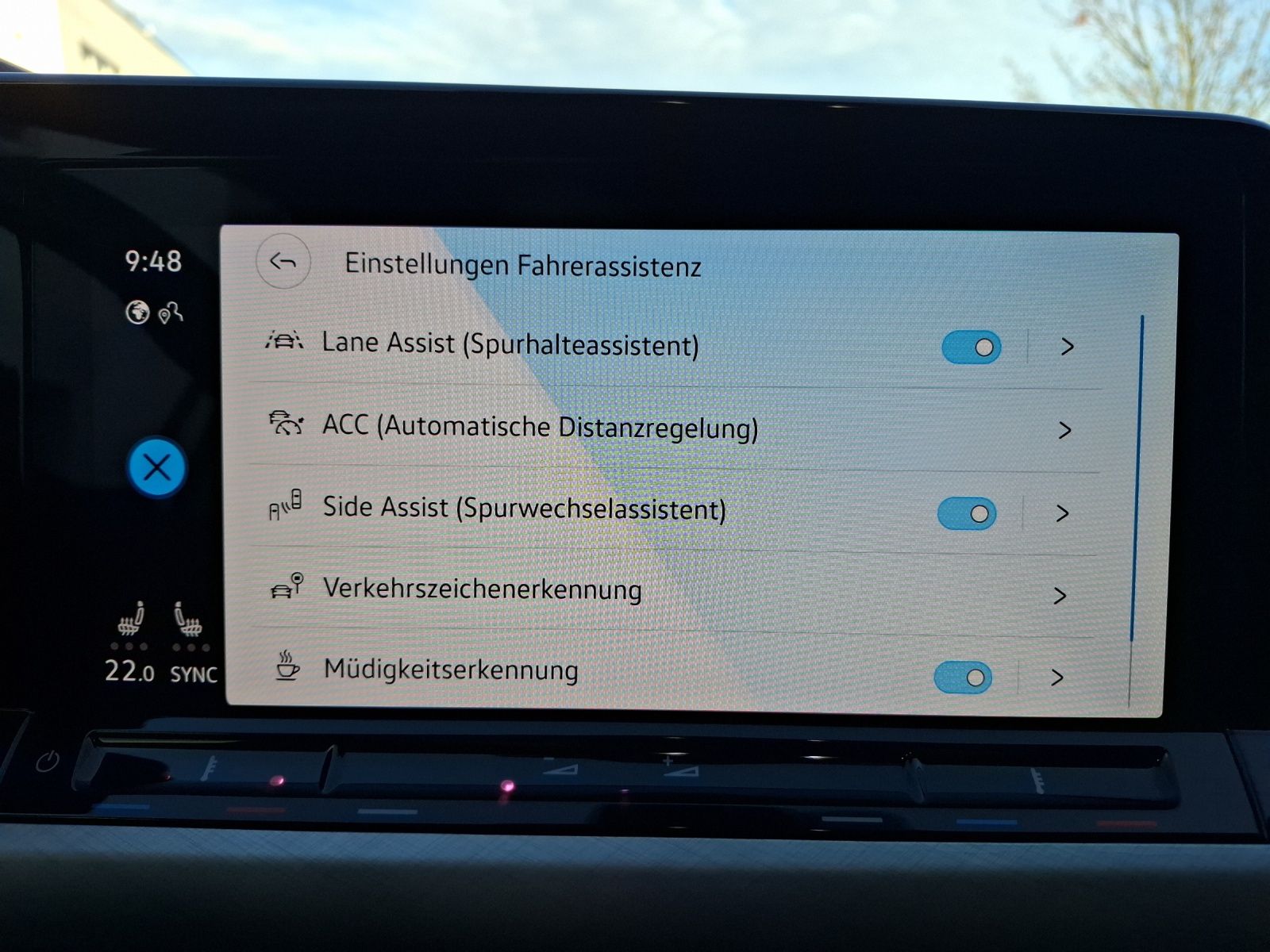 Fahrzeugabbildung Volkswagen Golf VIII Variant TSI Standhzg Kamera ACC LED Na