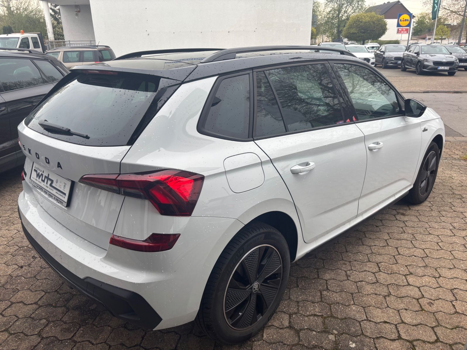 Fahrzeugabbildung SKODA Kamiq 1.0 TSI KAM PANO Monte Carlo