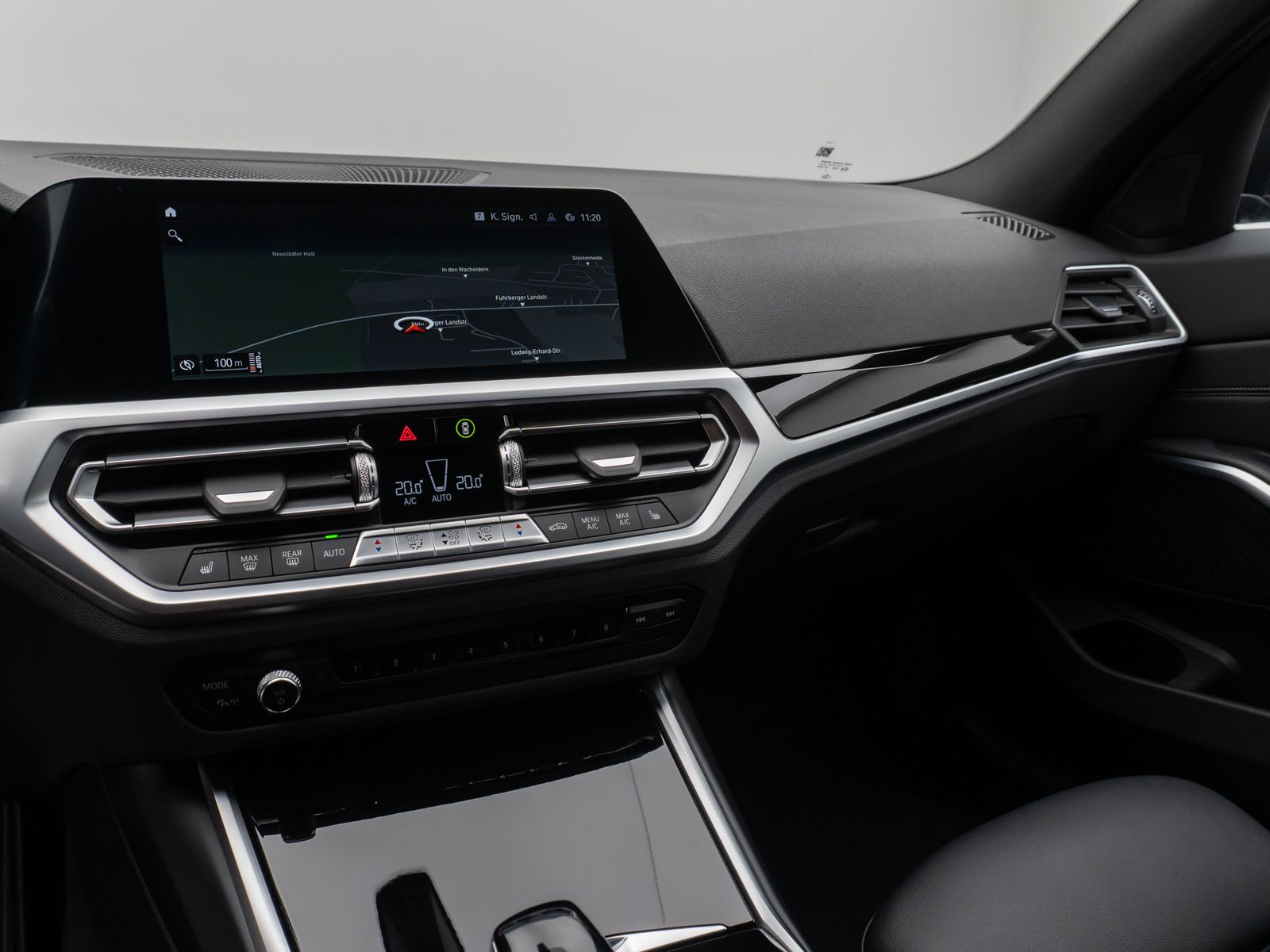 Fahrzeugabbildung BMW 320d  Kamera DAB HiFi DrivAssist Alarm LED Sport