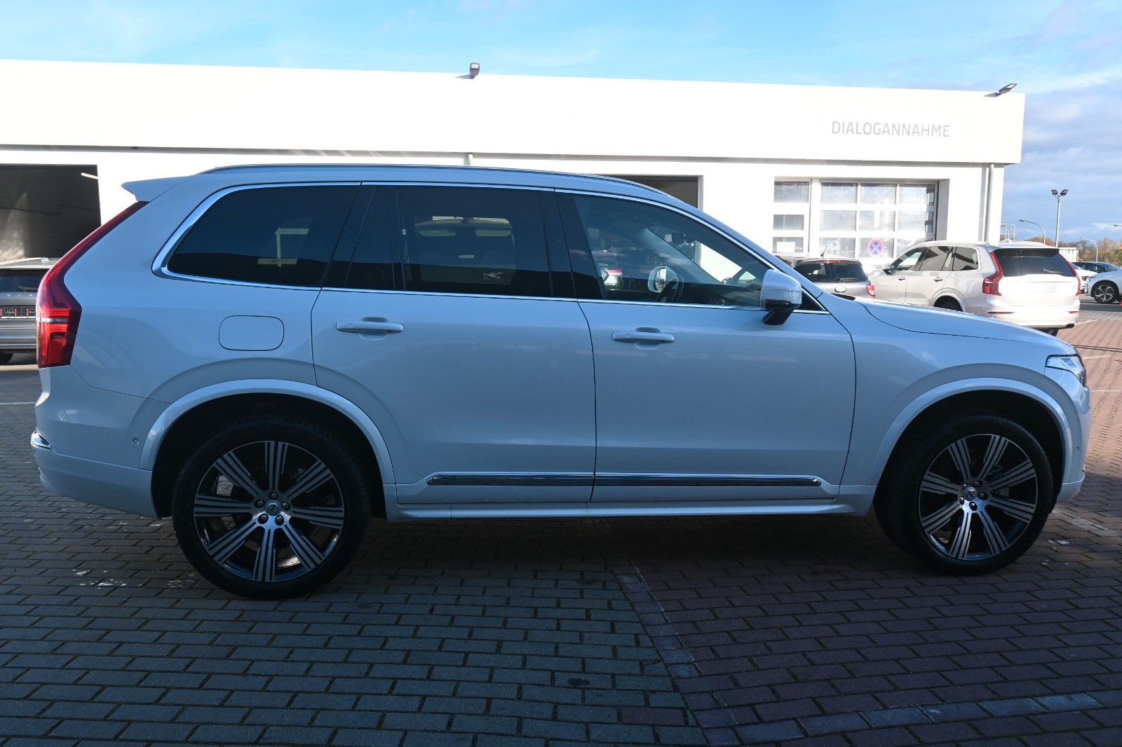 Fahrzeugabbildung Volvo XC90 B5 D AWD Plus Bright*STHZ*360°*LUFT*ACC*7Si