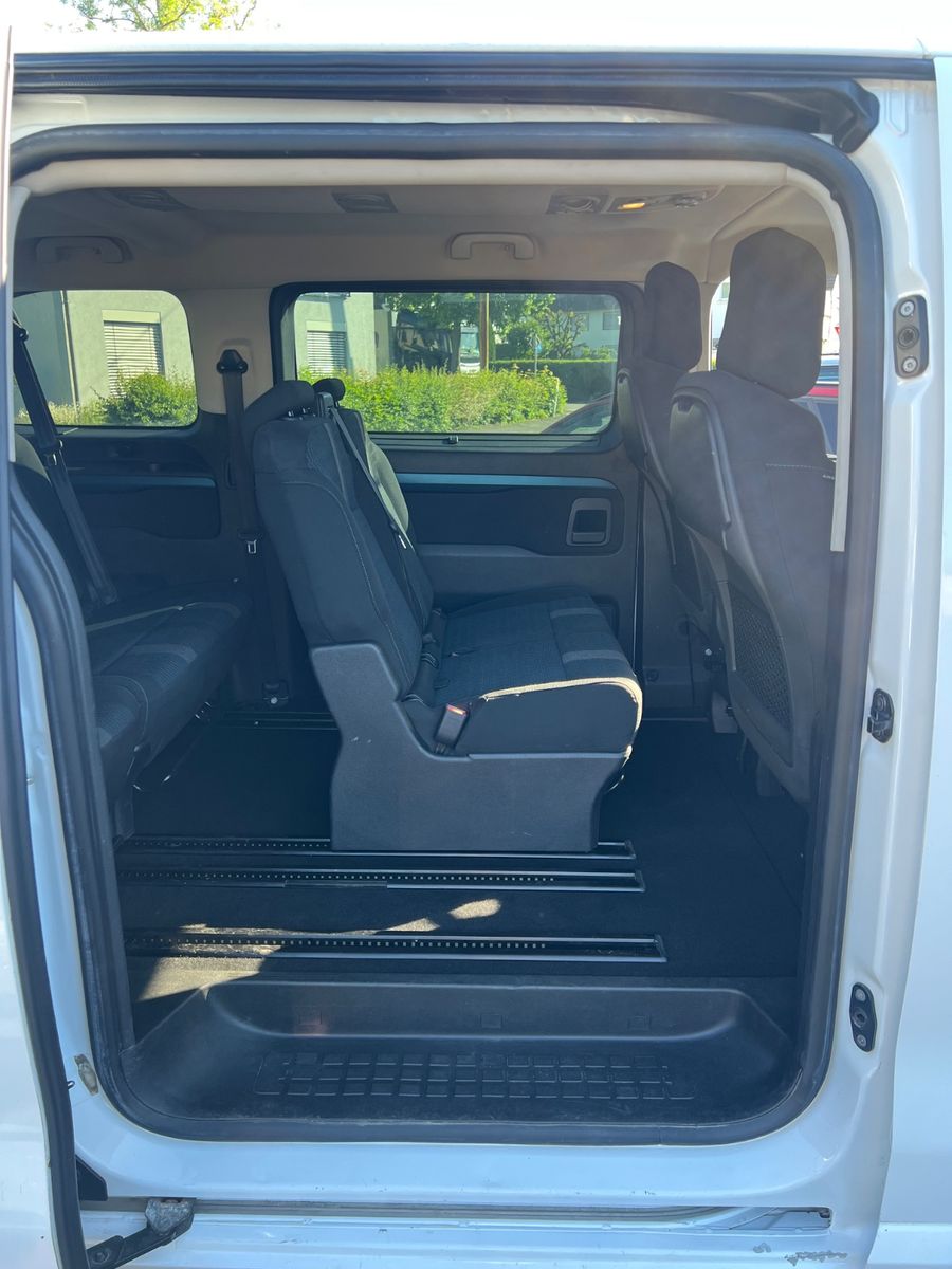 Fahrzeugabbildung Peugeot Traveller Active * 1.HAND *