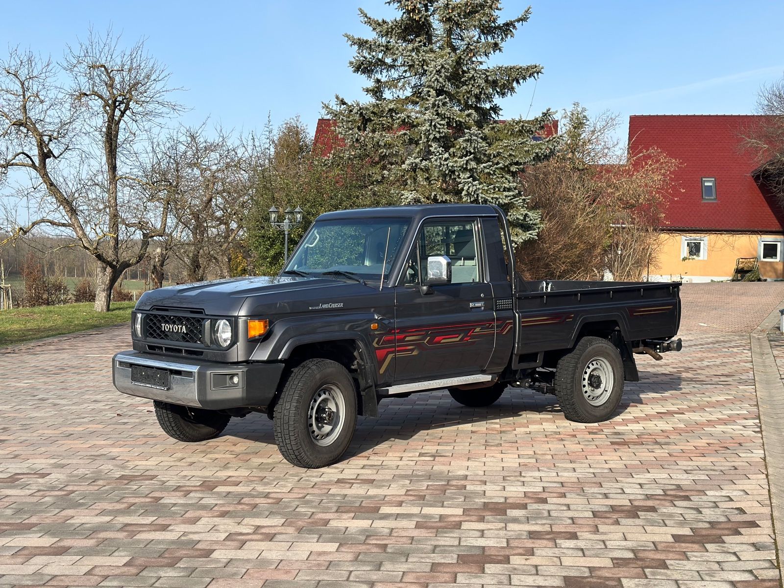 Toyota Land Cruiser GRJ 79SC LX Facelift 2025 Automatik imagem 2