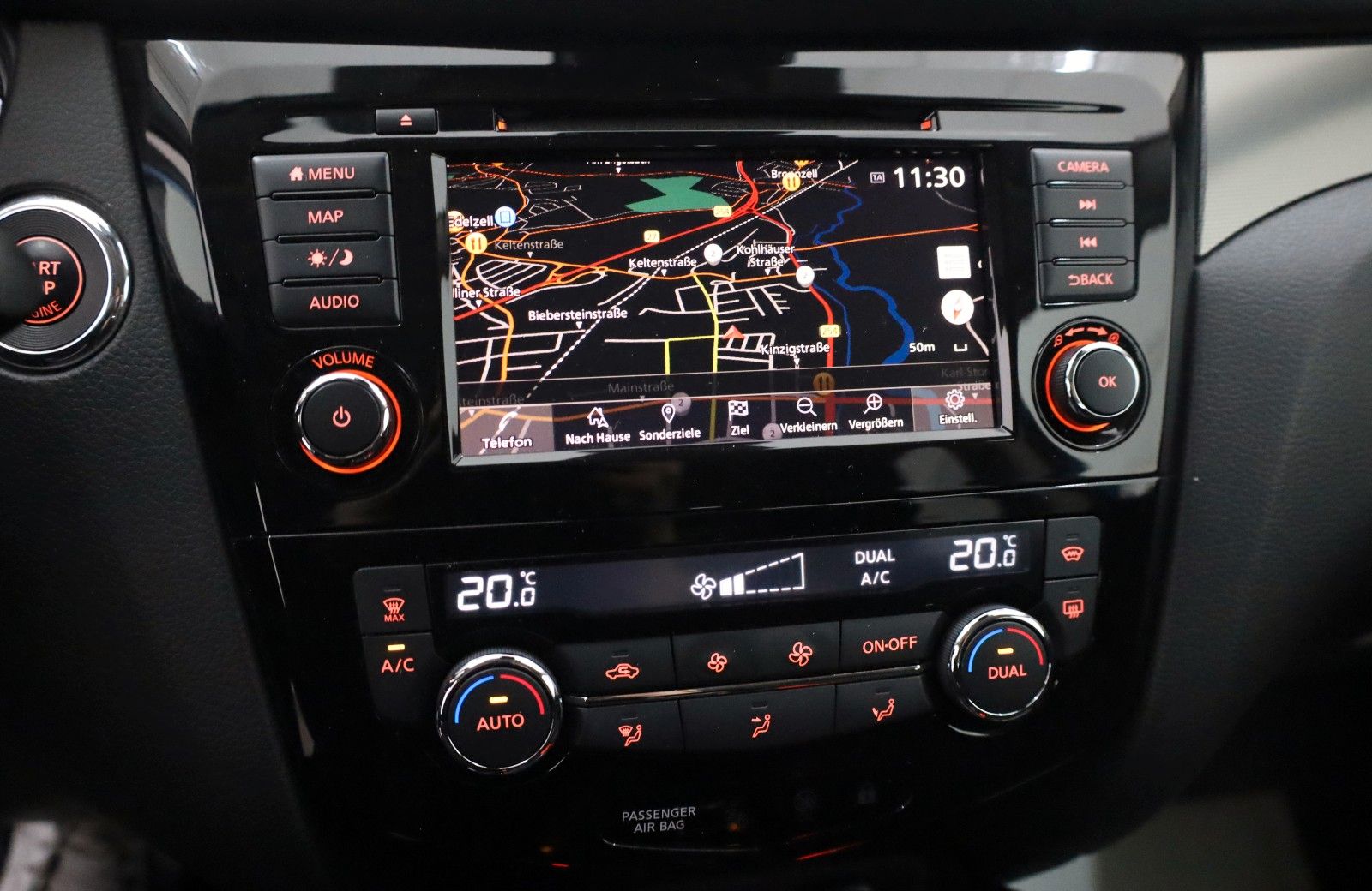 Fahrzeugabbildung Nissan Qashqai N-Connecta Navi,PanDach,360°,AHK,SR+WR