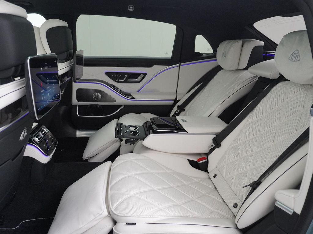 Mercedes-Benz S 580 e 4MATIC Maybach achteras besturing, Manuf