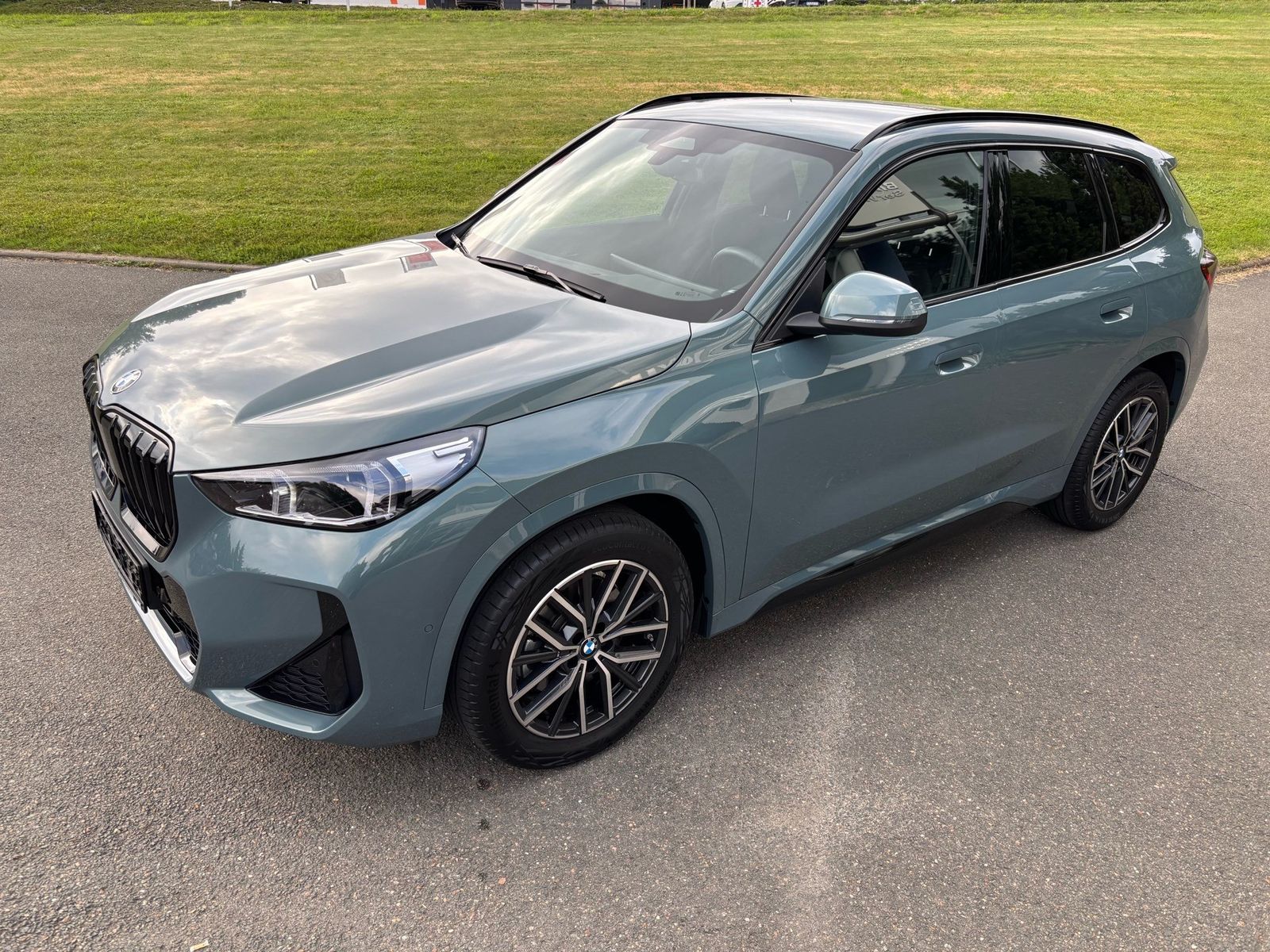 BMW X1 sDrive20i M-Sportpaket Navi Sitzhzg. DAB foto 3
