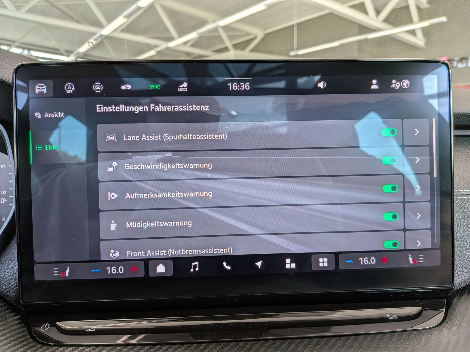 Fahrzeugabbildung SKODA Octavia 2.0 TDI Sportline Matrix Canton Pano ACC