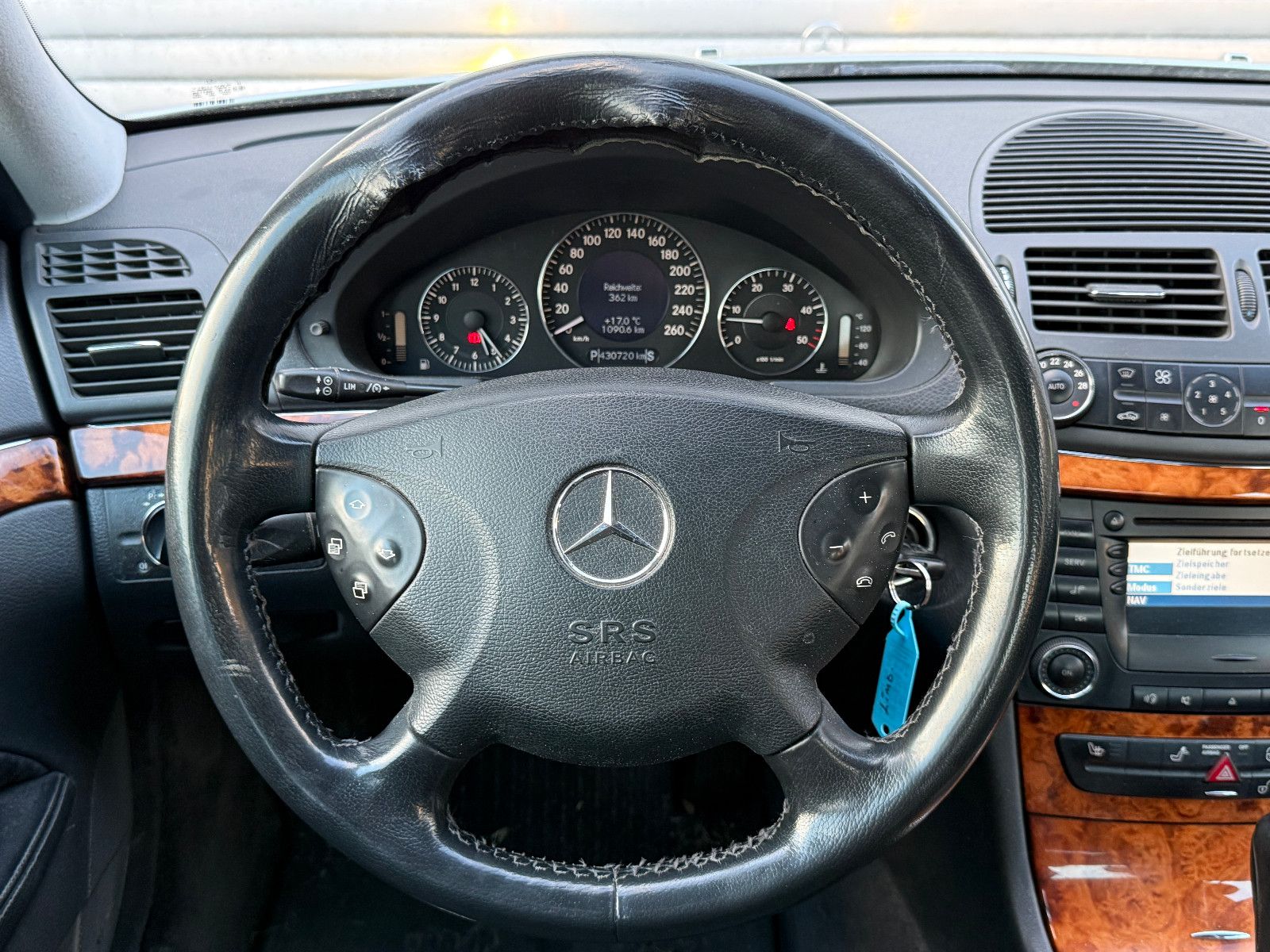 Fahrzeugabbildung Mercedes-Benz E 320 CDI Elegance Aut AHK GRA Xenon Navi H/K