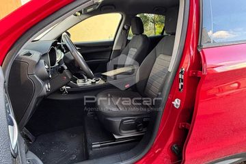 Alfa-Romeo Stelvio - 10