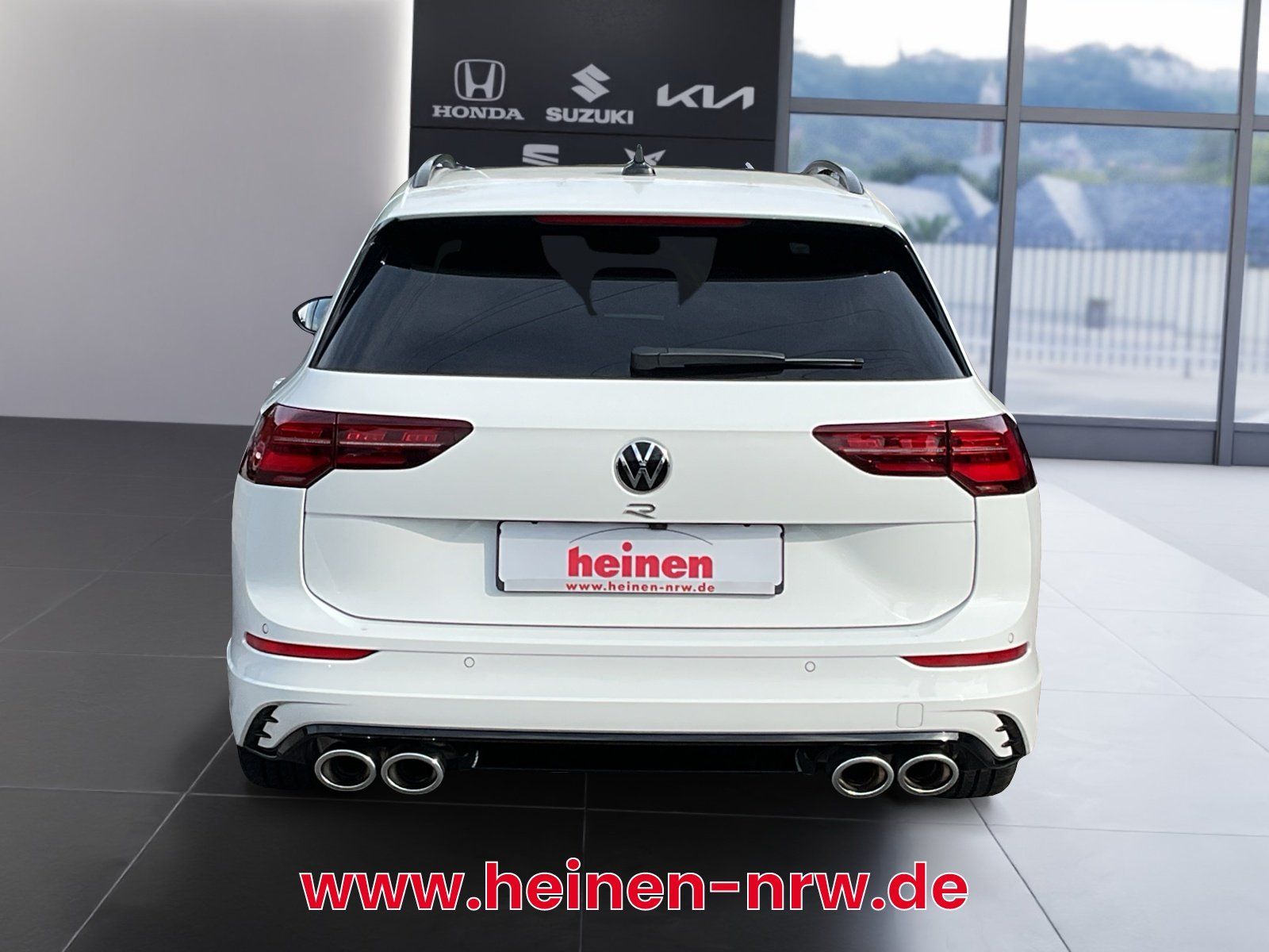 Volkswagen Golf VIII Variant R 2.0 TSI 4Motion LED PANO HUD foto 5