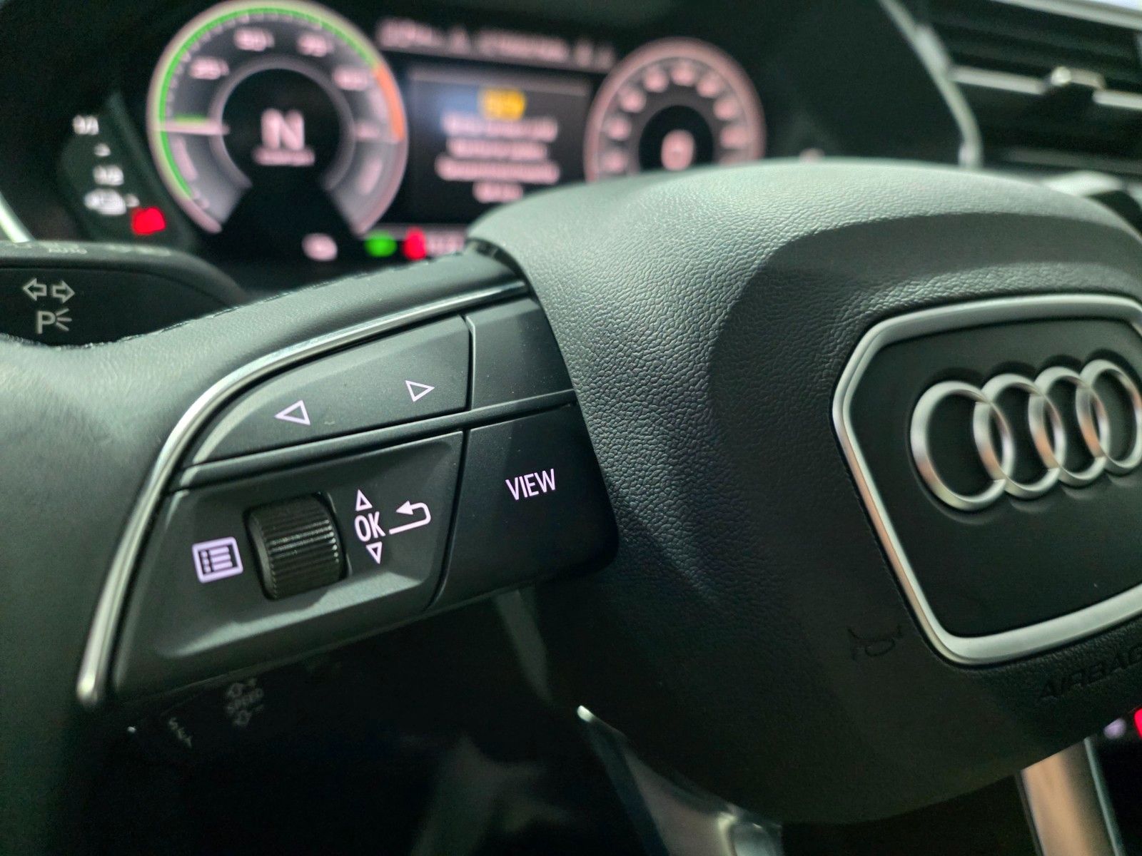 Audi Q3 45 TFSI e S line foto 23