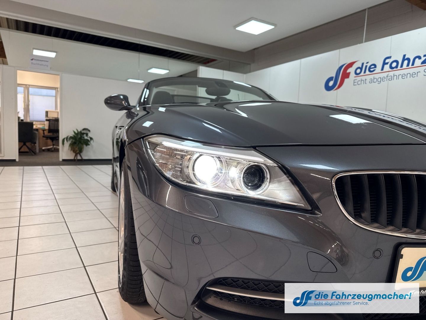 Fahrzeugabbildung BMW Z4 sdrive 18 i Roadster El. Verdeck AD Leder Xen