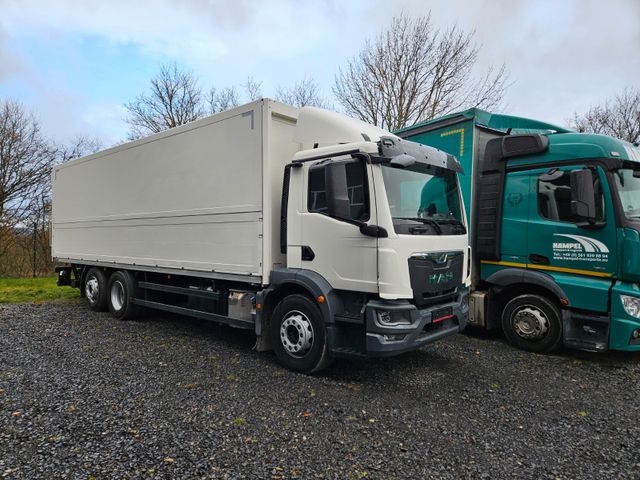 MAN TGM 26.320 6x2 Getränke Koffer LBW