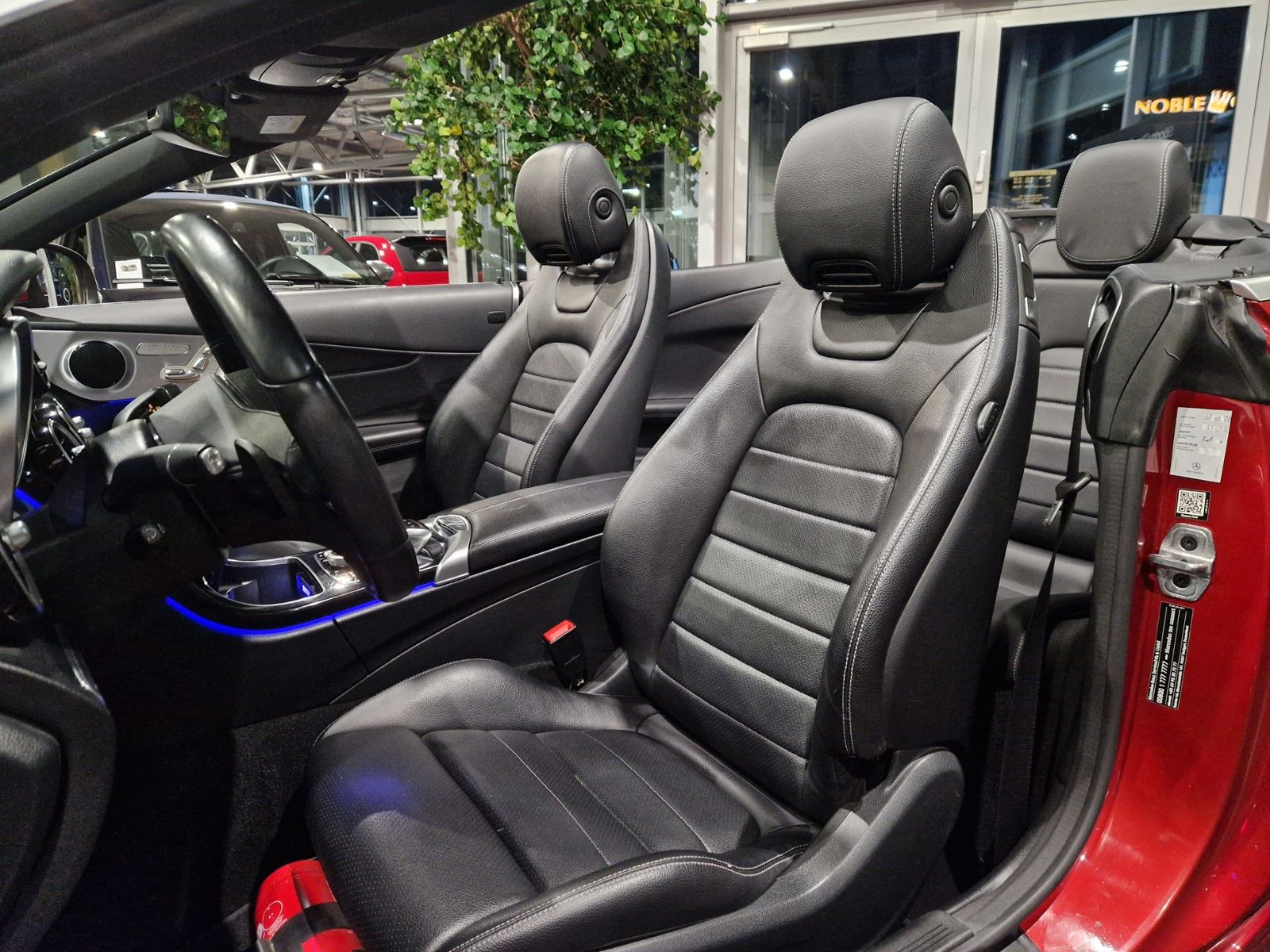 Fahrzeugabbildung Mercedes-Benz C 300 Cabrio AMG Line HUD LED NAV SHZ RFK 18"