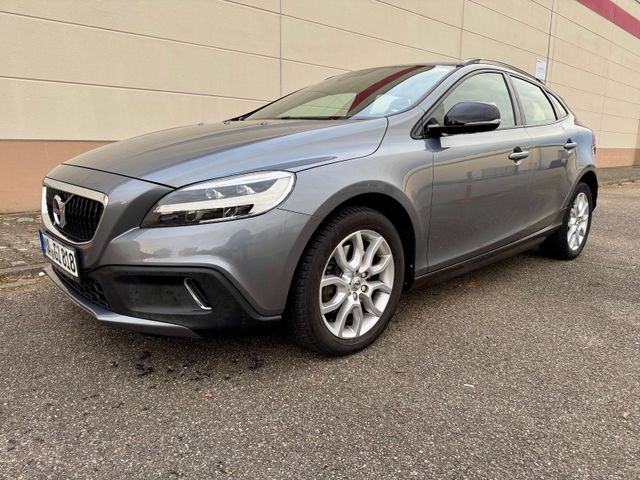 Volvo V40 Cross Country Pro - NAVI+LEDER+SHZ+LED