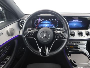 Mercedes E 300 - 12