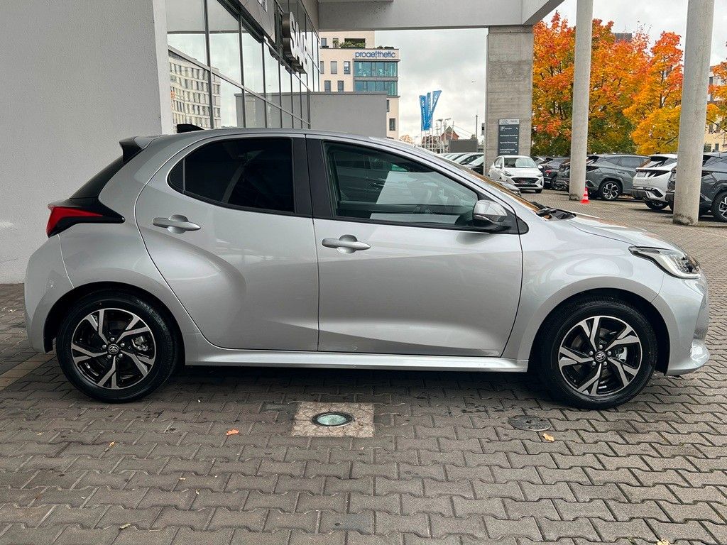 Fahrzeugabbildung Toyota Yaris Hybrid Teamplayer Comfortpaket