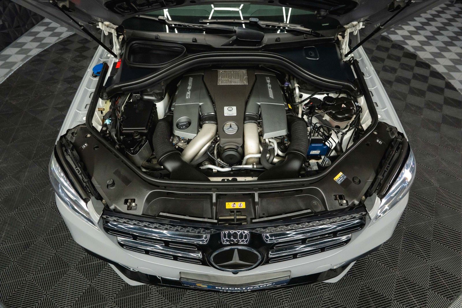 Fahrzeugabbildung Mercedes-Benz GLS 63 AMG 4Matic Night-Paket *ACC*Pano*Garantie