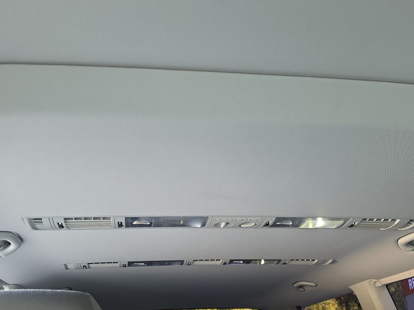 Fahrzeugabbildung Volkswagen T5 Transporter Bus Caravelle Trendline Aus 1Hand