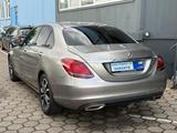 Mercedes-Benz C 180 9G-TRONIG Avantgarde Atomattik - Mercedes-Benz C 180 mit Benzin-Antrieb: Grau, Limousine