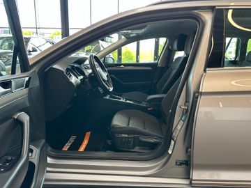 Volkswagen Passat *LED*AHK*1.HAND*19%*SPURAS*ACC*